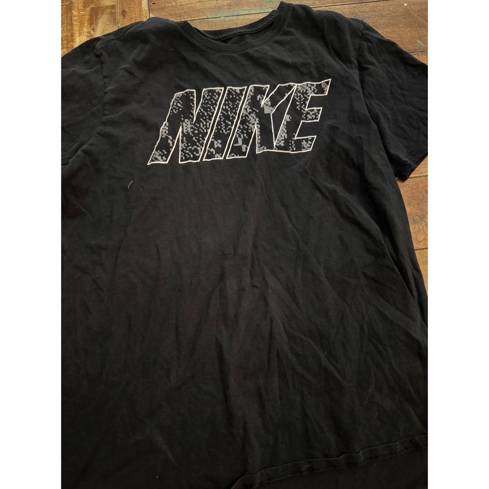 Nike Mens Graphic Tee Black Digital Camo Logo Short Sleeve T-Shirt Size Large